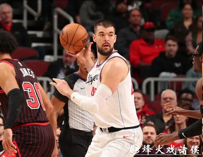 快船惨败公牛28分 六连胜遭终结!第二节被轰45-19末节提前认输 快船惨败公牛28分 六连胜遭终结!第二节被轰45-19末节提前认输