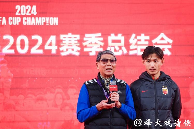 36 岁 “老黄忠” 王燊超再战一年,“带刀侍卫”靠啥关键时刻总能进球? 36 岁 “老黄忠” 王燊超再战一年,“带刀侍卫”靠啥关键时刻总能进球?